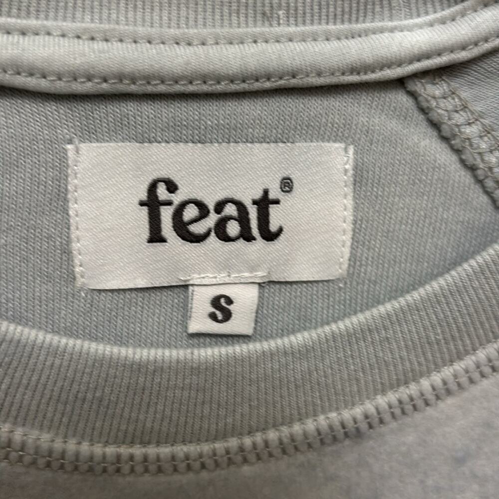 Feat Women’s Crew Neck Sweatshirt Light Gray Small New - Picture 3 of 7